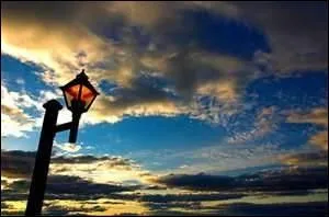 Complétez par la bonne forme verbale.
Cependant, c'est le seul qui ne me ---- pas ridicule.