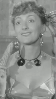 Mon premier rendez-vous ne manquait pas de sel. Quand il m'a dit  je suis avec toi  j'ai cru dfaillir. Mais quelques rumeurs m'ont hlas envoye au quai des orfvres.