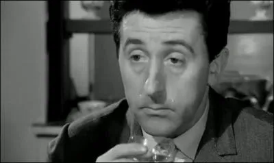 A Paris on me prend pour un idiot parce que je parle seul. Mais c'est pas parce qu'on a rien  dire qu'il faut fermer sa gueule. De toute faon je ne me fche pas sinon je ne suis pas sorti de l'auberge.