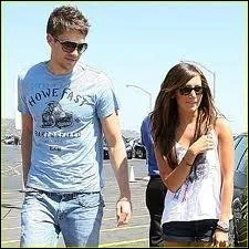 Qui partage sa vie en 2012 ?