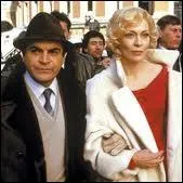 Sur la photo on reconna�t Faye Dunaway, qui est Lady Edgware, et David Suchet mais sans moustache. Pourquoi ?
