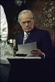 Le grand acteur Richard Widmark est ici l'un des bad guys les plus terribles de l'univers d'Agatha. Il joue l'am�ricain Ratchett. Dans quel film tir� de quel roman ?