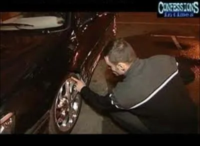 Quant  Jacky, il aime bien les femmes mais il prfre...