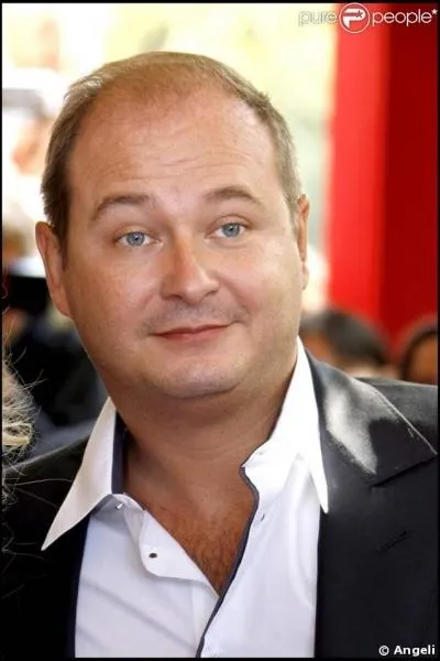 Qui fait des petits cacas d'aprs la parodie de  Tacata  de Cauet ?