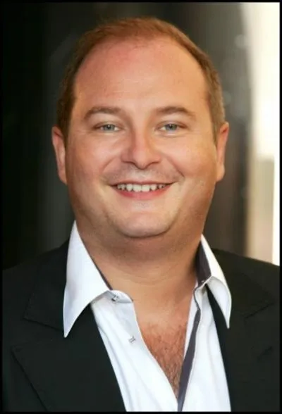 Qui est la victime de pratiquement tous des Dfis'book ?