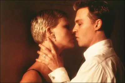 J'ai jou avec Johnny Depp dans  Intrusion . Qui suis-je ?