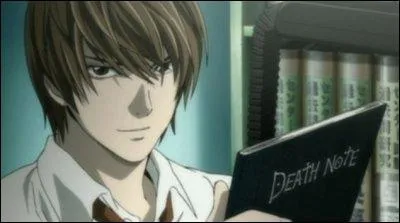 O Light Yagami cache-t-il toujours un bout de papier provenant du Death Note ?