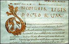 Quel recueil de lois, inspiré du Droit romain, Clovis imposa-t-il à tous ses sujets d'origine Gallo-Romaine après cette victoire ?