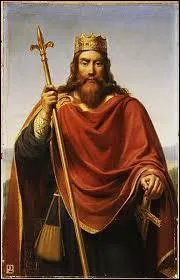 A quelle dynastie, Clovis 1er appartient-il ?