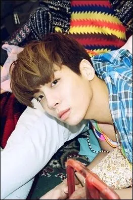 De quel membre des Shinee, Jonghyun est-il proche ?