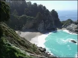 Vous partez de Phoenix, Arizona, pour aller au sige de Microsoft  Seattle, Washington, toujours par la route mais en prenant un chemin qui longe le plus la cte Pacifique. Quels tats traversez-vous ?