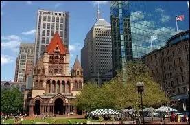 Vous partez de Manhattan pour aller  Boston, Massachusetts, toujours par la route en prenant le chemin le plus court. Quel tat traversez-vous ?