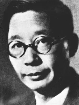 Je vous prsente l'crivain chinois Lao She. Laquelle de ces uvres a-t-il crite ?  quelle priode appartient-elle ?