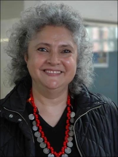 Compltez : Cette auteure mexicaine se nomme Laura Esquivel. On lui doit... , roman appartenant au...