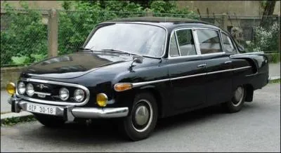 Cette voiture tchcoslovaque  moteur V8 arrire que l'on surnomme parfois  la baleine , est une Tatra ...