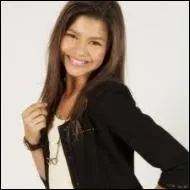 Quel est son nom de famille dans   Shake it up   ?