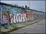 Le mur de Berlin tombe en :