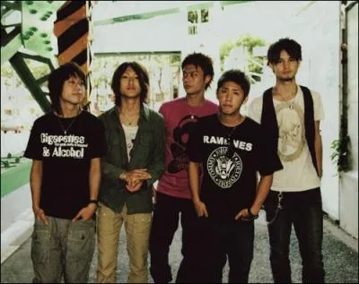 Comment s'appelle ce groupe de J-rock qui a dbut en 2005 ?