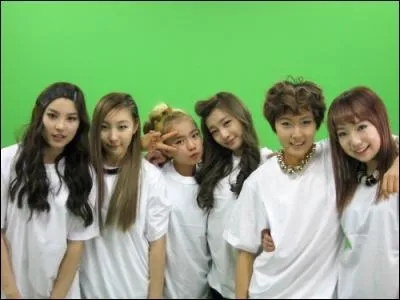 Comment s'appelle ce groupe de jeunes filles sud-corennes ?