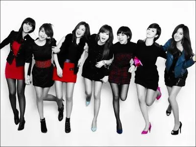 Comment s'appelle ce groupe de 8 femmes sud-corennes qui ont dbut en 2009 ?