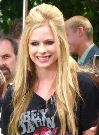 Que dit-elle faire pour avoir de beaux cheveux ? (2 rponses)