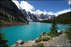 Les grands lacs du nord des USA sont au nombre de...