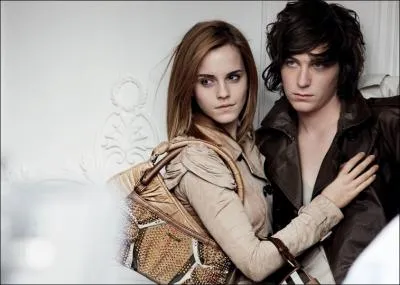 En 2009, Emma Watson devient une grie publicitaire : de quelle marque ?
