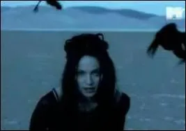 Ce single s'est vendu  plus de 7 millions d'exemplaires. Reconnaissez-vous ce clip de Madonna ?