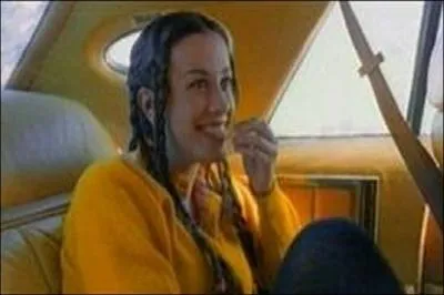 Dans quel clip peut-on voir la chanteuse interprter les 4 passagers d'une voiture (en changeant de vtements et de coiffure) ?