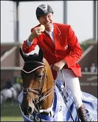 En 2012, le cavalier canadien Ian Millar dispute ses ______ jeux olympiques.
