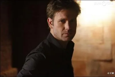 Dans l'�pisode 16 de la saison 3, par qui s'est-il fait tirer dessus ?