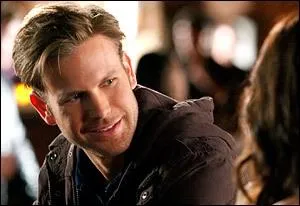 Dans l'�pisode 20 de la saison 3, qui boit un verre en l'honneur d'Alaric ? �