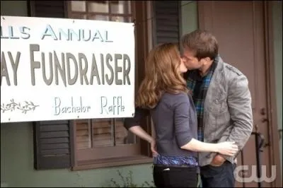 Avec qui entame-t-il une relation amoureuse dans la saison 1 ?