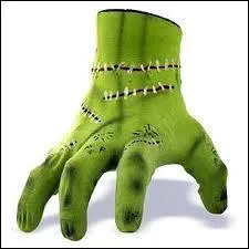 Comment s'appelle la main de la famille Addams ?