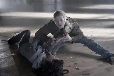 Qu'arrive-t-il  Bella avant qu'Edward ne la sauve ?