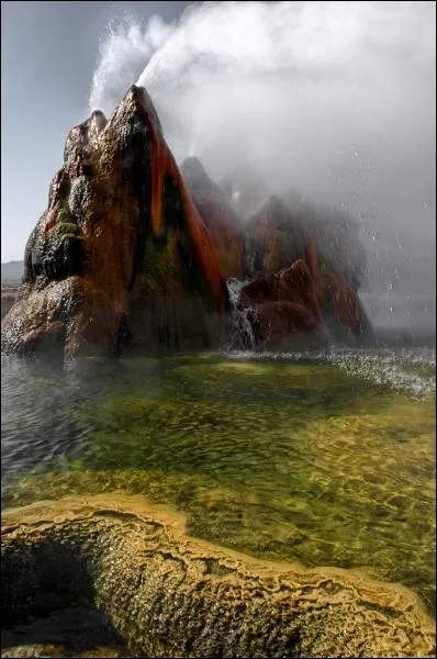 Et ce comique nous distille : Dfinir le rle des amuseurs : celui de la goutte de citron sur l'hutre !