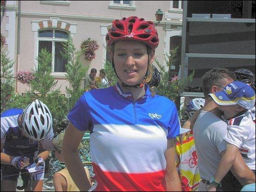 Cette cycliste était spécialiste de la piste mais fut néanmoins championne de France sur route en 2003 et remporta la Flèche wallonne en 2004. Il s'agit de :