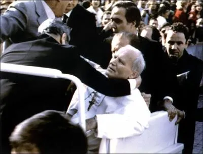 Quand s'est pass l'attentat contre Jean Paul II ?