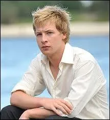 Lewis est parti, mais pourquoi ?