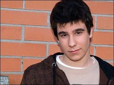 Quelle est l'orientation sexuelle de Fred ?