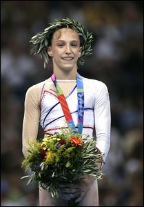 Quelle gymnaste a t championne aux barres asymtriques aux JO 2004 ?