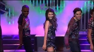 Comment s'appelle son clip de victorious ?