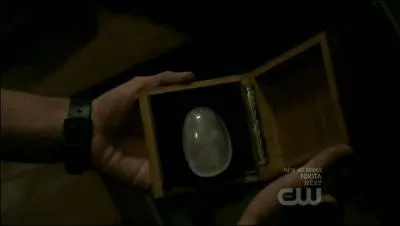 Comment s'appelle cette pierre utile pour briser la maldiction ?