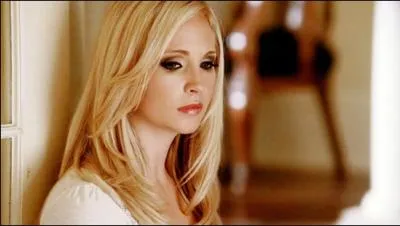 Qui a tu Caroline Forbes pour qu'elle achve sa transformation ?