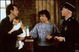 En 1985,  Trois Hommes et un couffin  remporte le  C�sar  du meilleur film. Les Am�ricains en font un remake en 1987 ; quel sera son titre  made in USA  ?