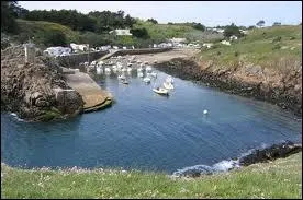 Prisonnier  perptuit sur l'le d'Yeu, quel est ce chef de l'Etat franais qui y meurt  l'ge de 95 ans ?