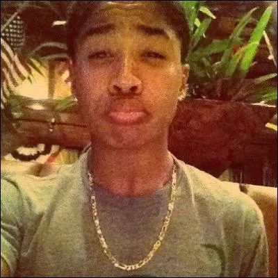 Qu'est-ce que Roc Royal trouve bizarre  propos de lui ?