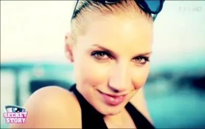 Petite, Nadge tait doue pour...