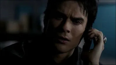 Aprs la mort de Klaus, Damon appelle ...