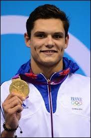 Qui est ce champion, médaille d'or en natation ( 50 nage libre ) ?